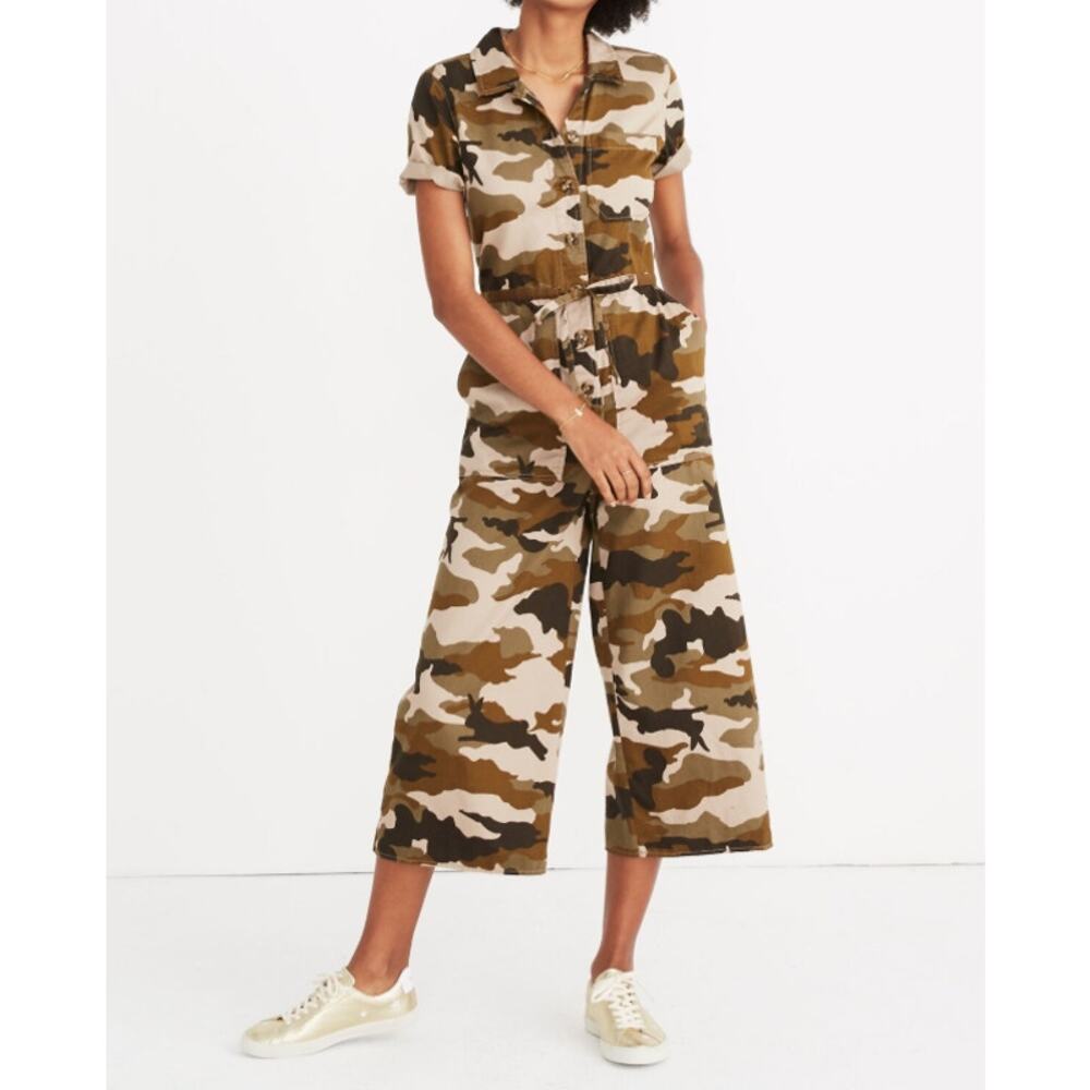 Madewell Wide-Leg Utility Jumpsuit in Cottontail Camo bunny‎ camo asparagus